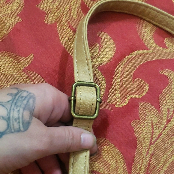 Revive vintage Tan vegan leather crossbag NWOT - Picture 7 of 8